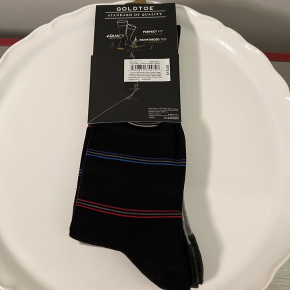 2-Pack Gold Toe Limited Edition Men’s Football and Triple Stripe Socks NWT - Picture 3 of 4